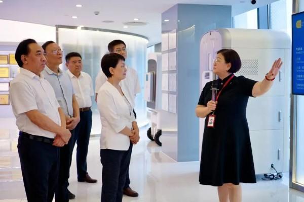 王翠鳳同志一行赴廣東開展邀商招商工作